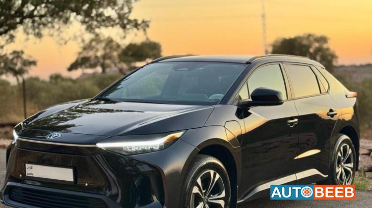 تويوتا bZ4X 2023