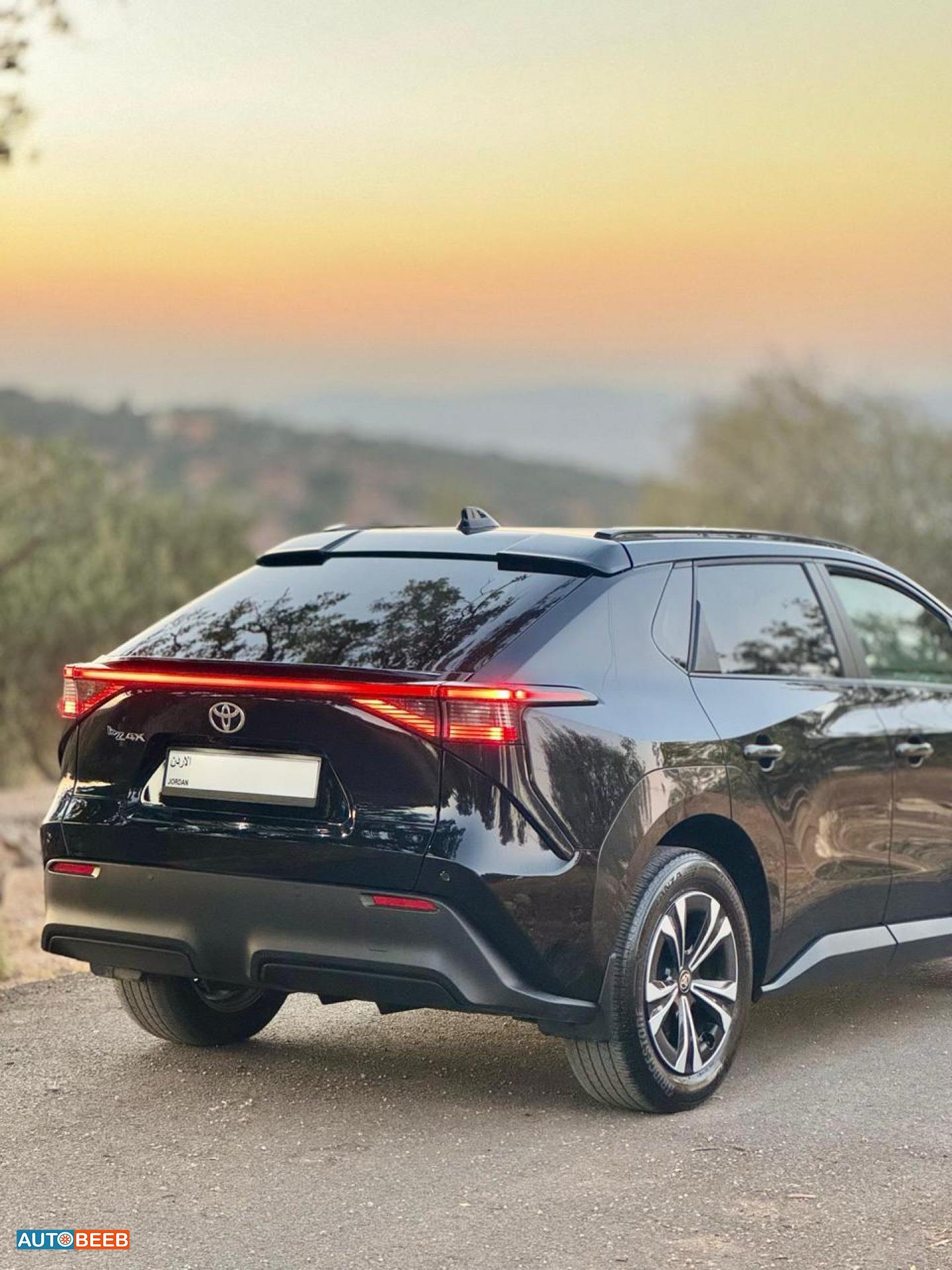 تويوتا bZ4X 2023