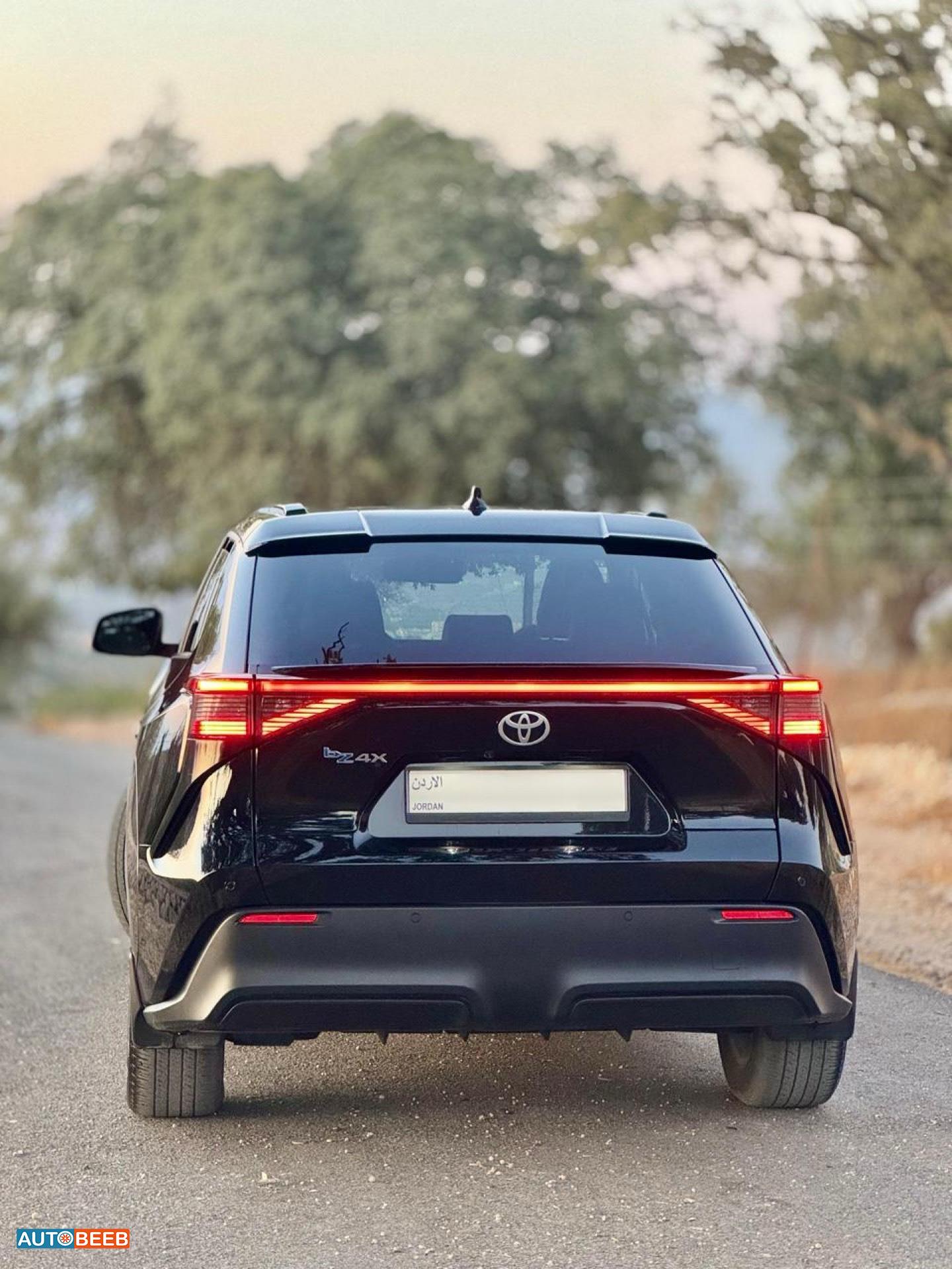 تويوتا bZ4X 2023