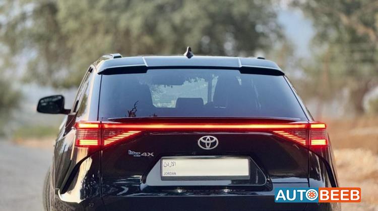 تويوتا bZ4X 2023