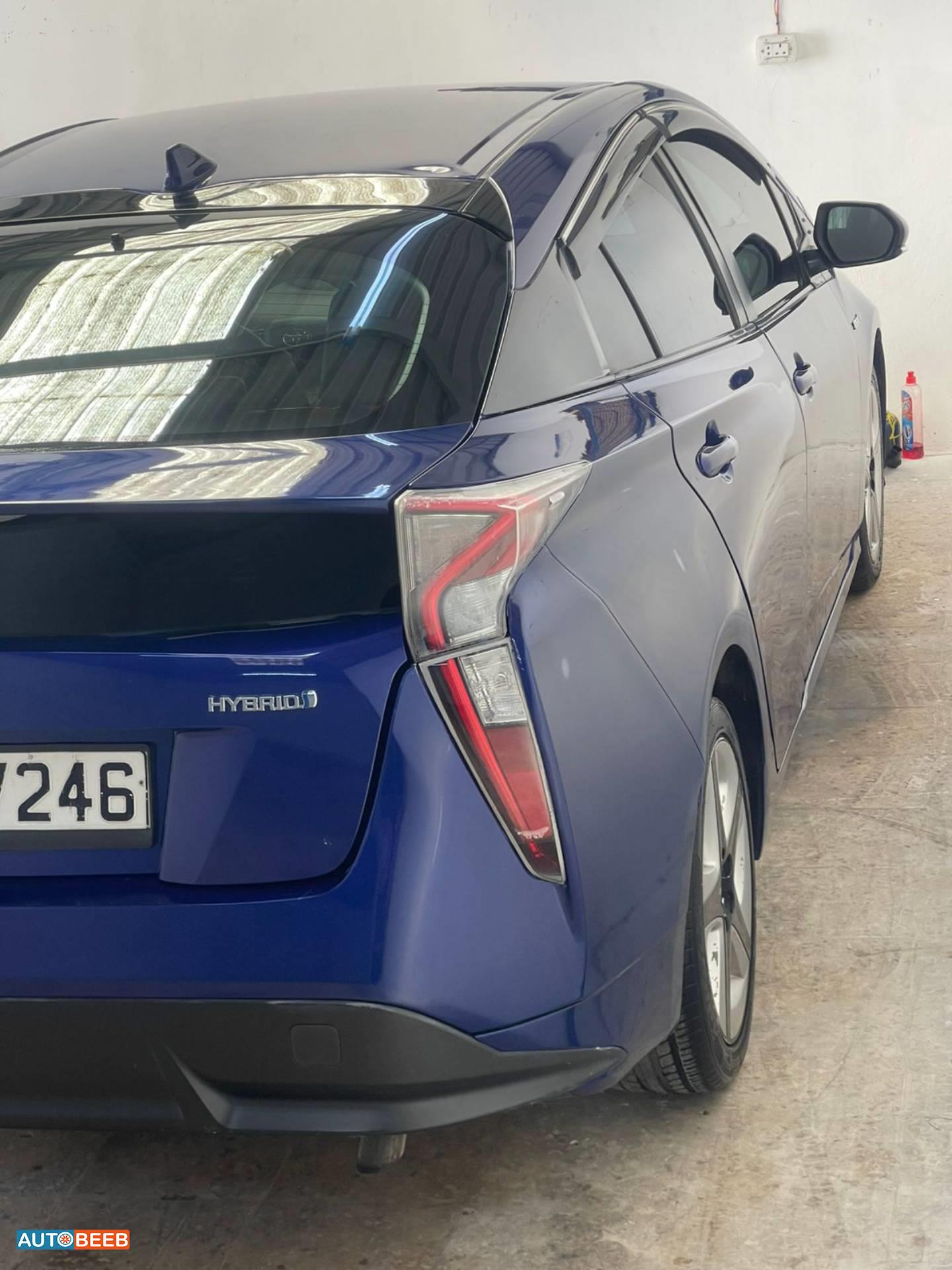 تويوتا بريوس 2016