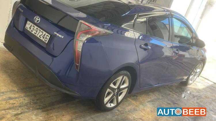 تويوتا بريوس 2016