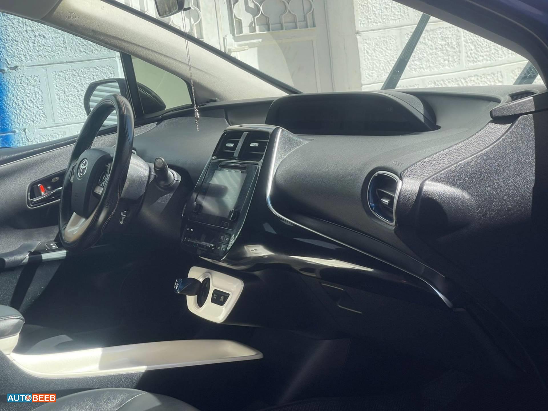 تويوتا بريوس 2016