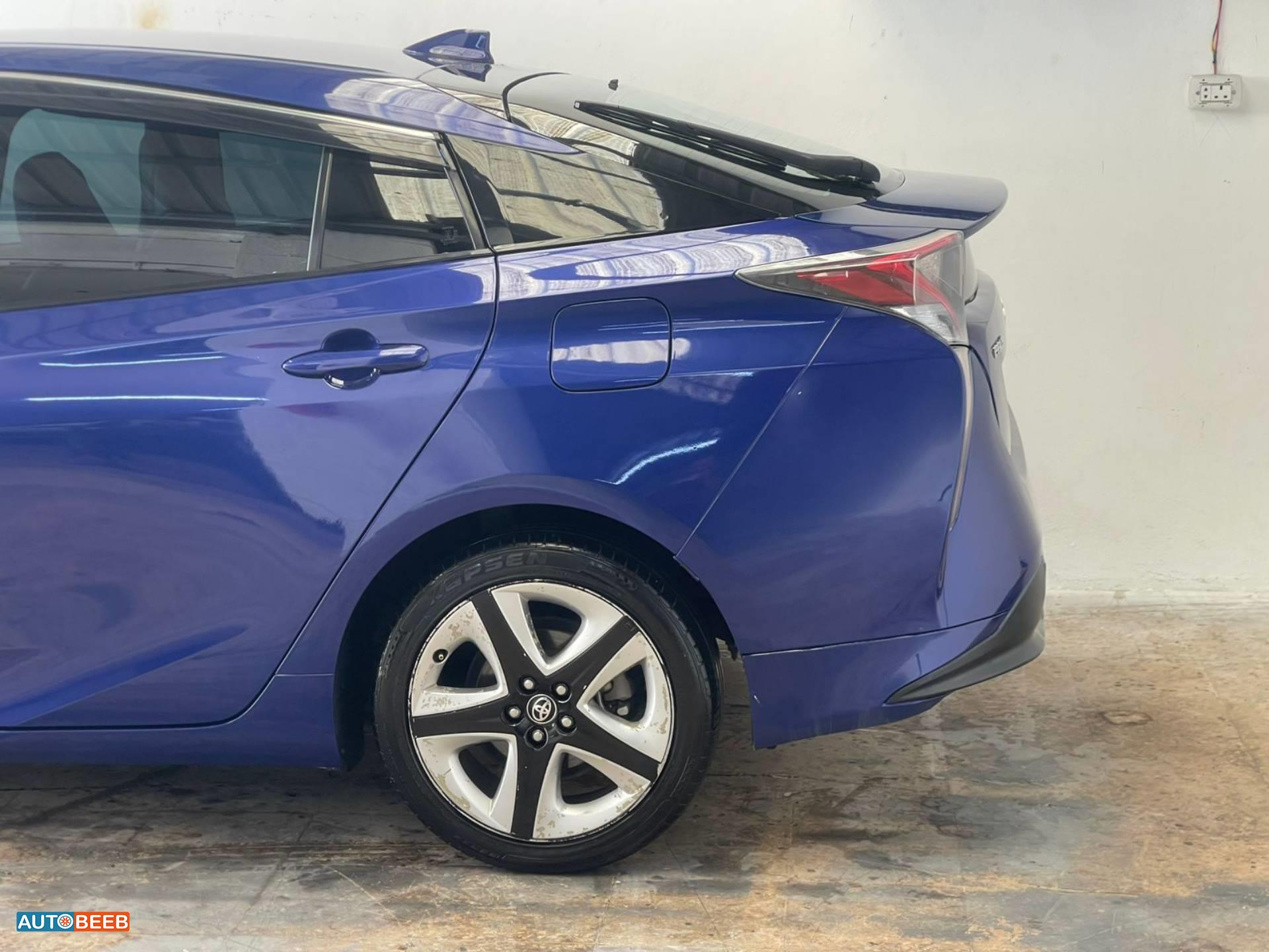 تويوتا بريوس 2016