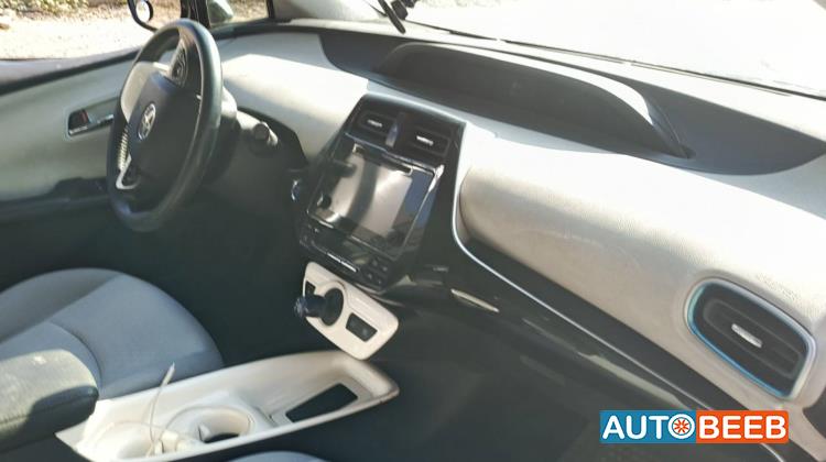 تويوتا بريوس 2017