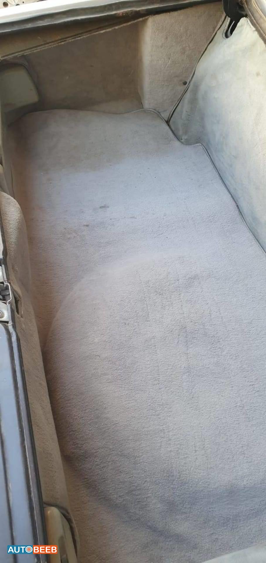 Mercedes Benz SL380 1982