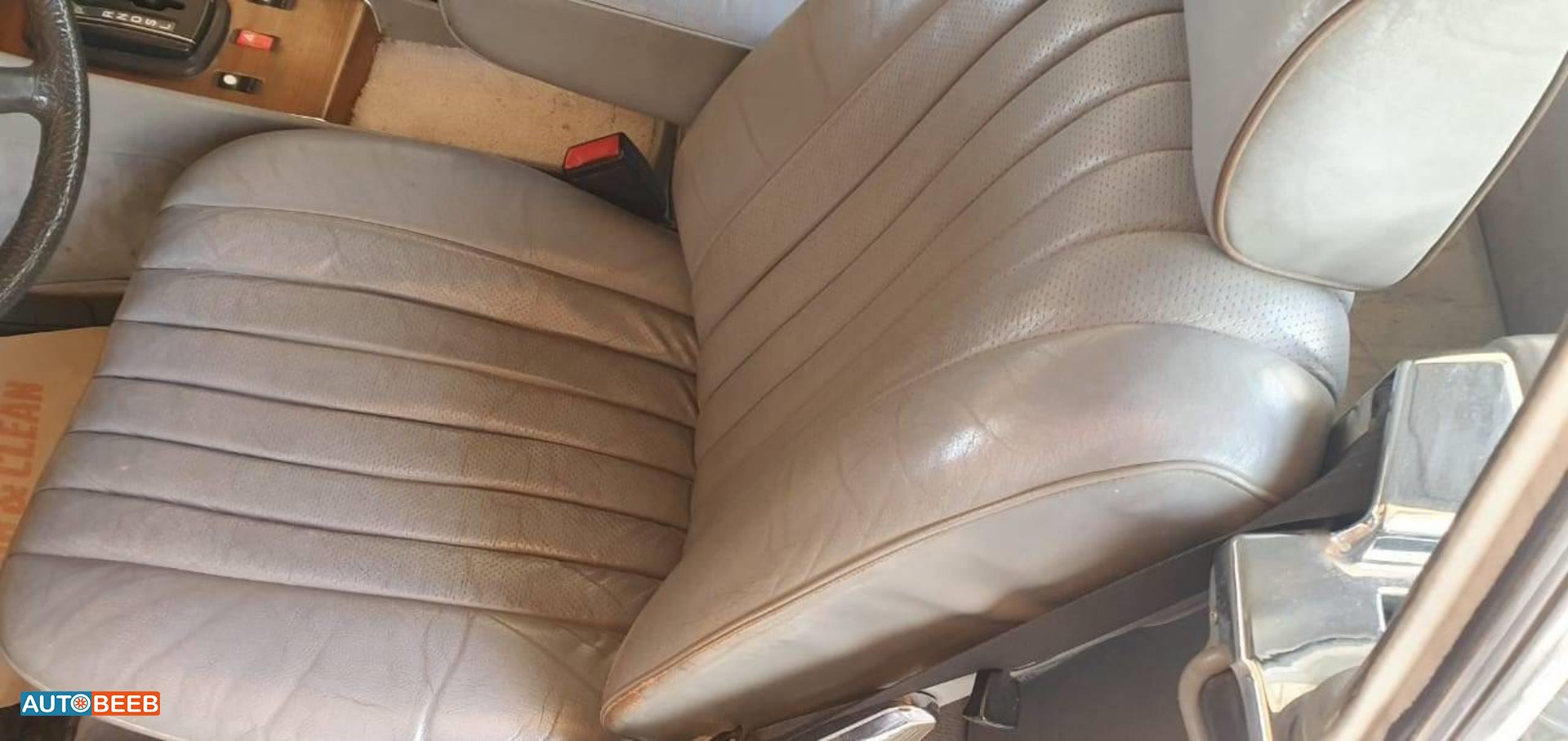 Mercedes Benz SL380 1982