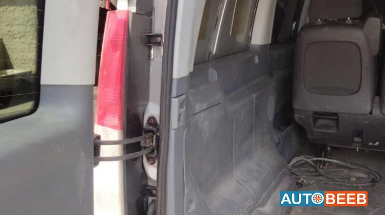 ميني فان مرسيدس بنز 2007