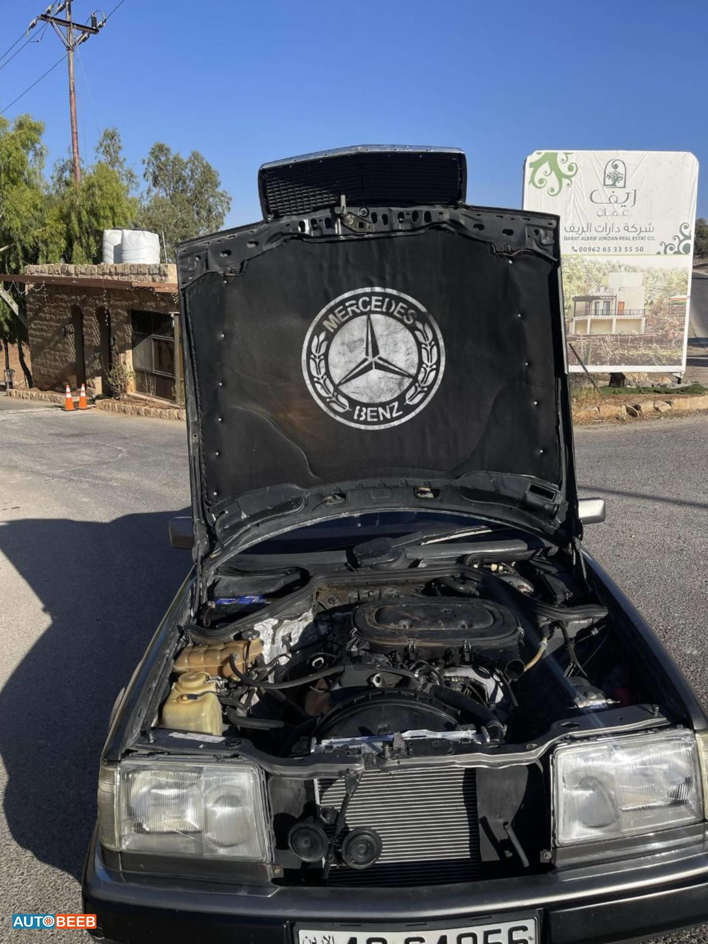 مرسيدس بنز E200 1990