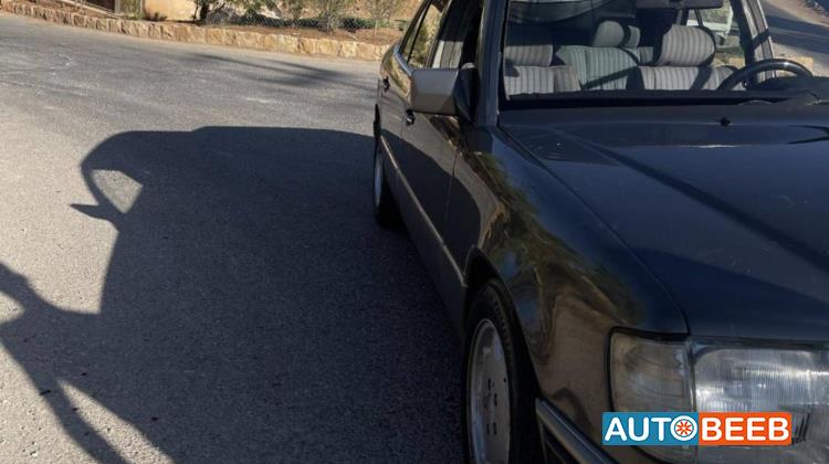 مرسيدس بنز E200 1990