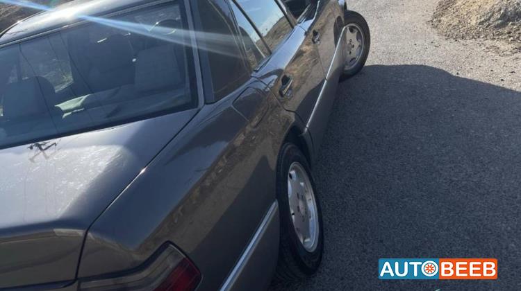 مرسيدس بنز E200 1990