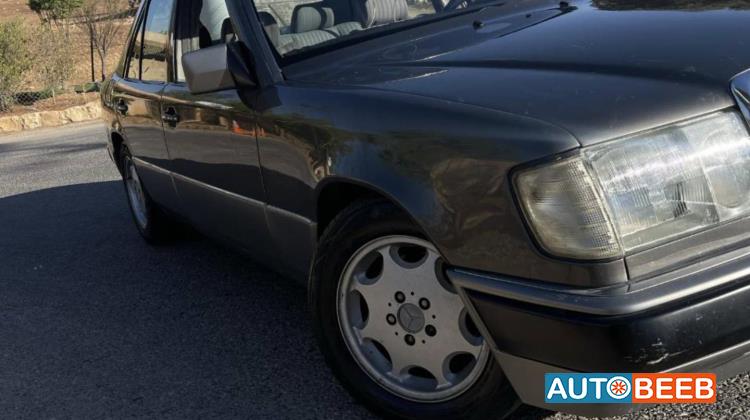 مرسيدس بنز E200 1990