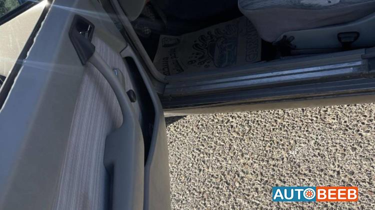 مرسيدس بنز E200 1990