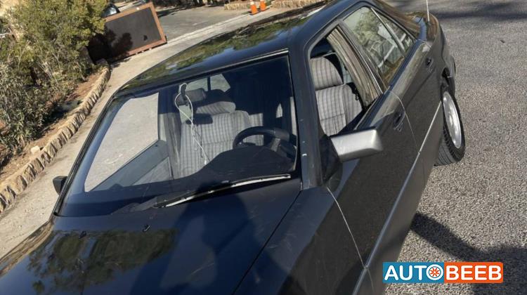 مرسيدس بنز E200 1990