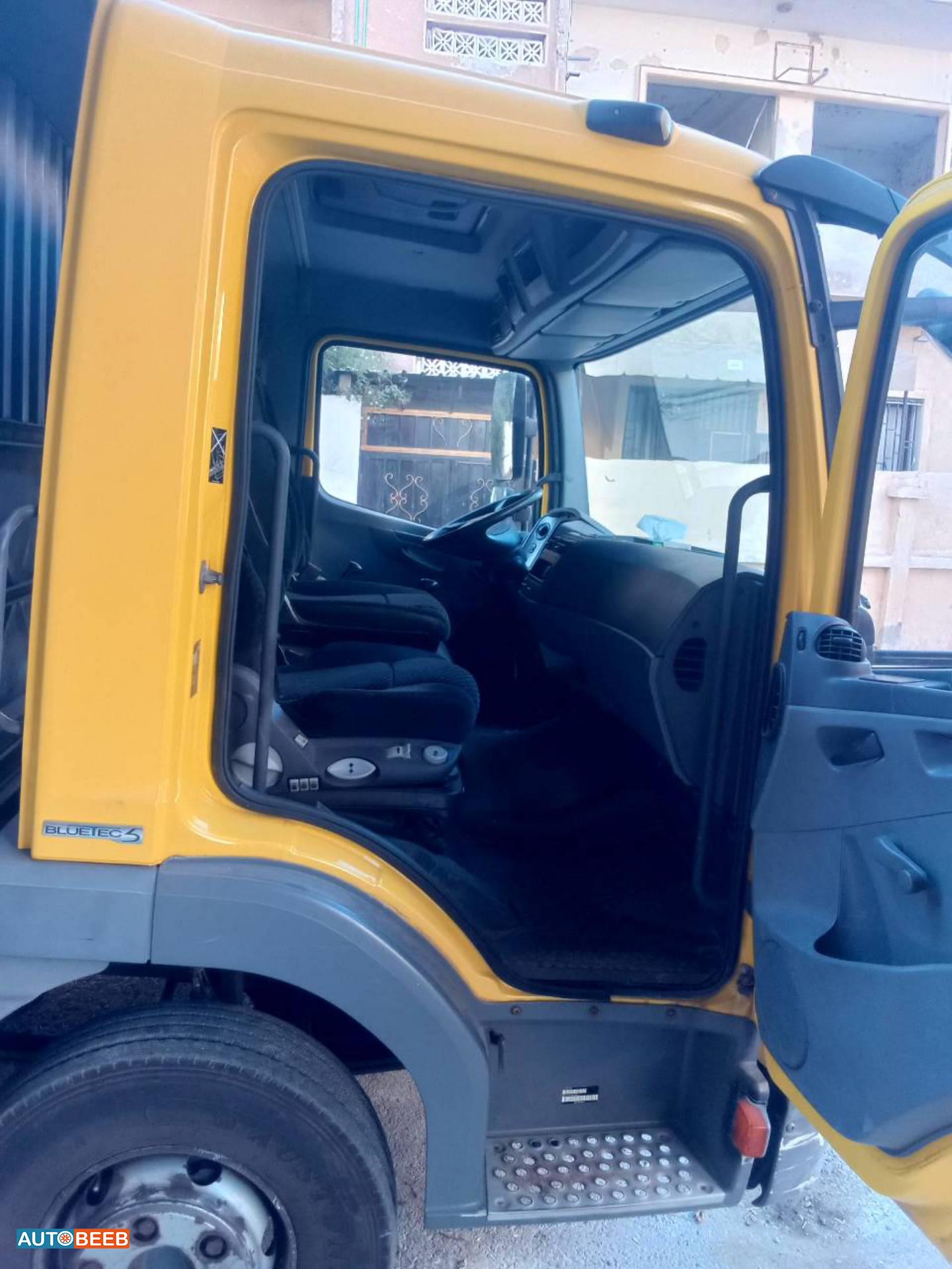 سطحة مرسيدس بنز 2012