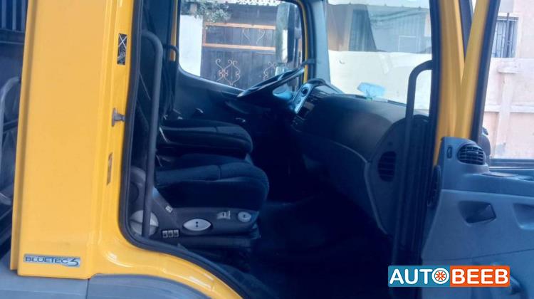 سطحة مرسيدس بنز 2012