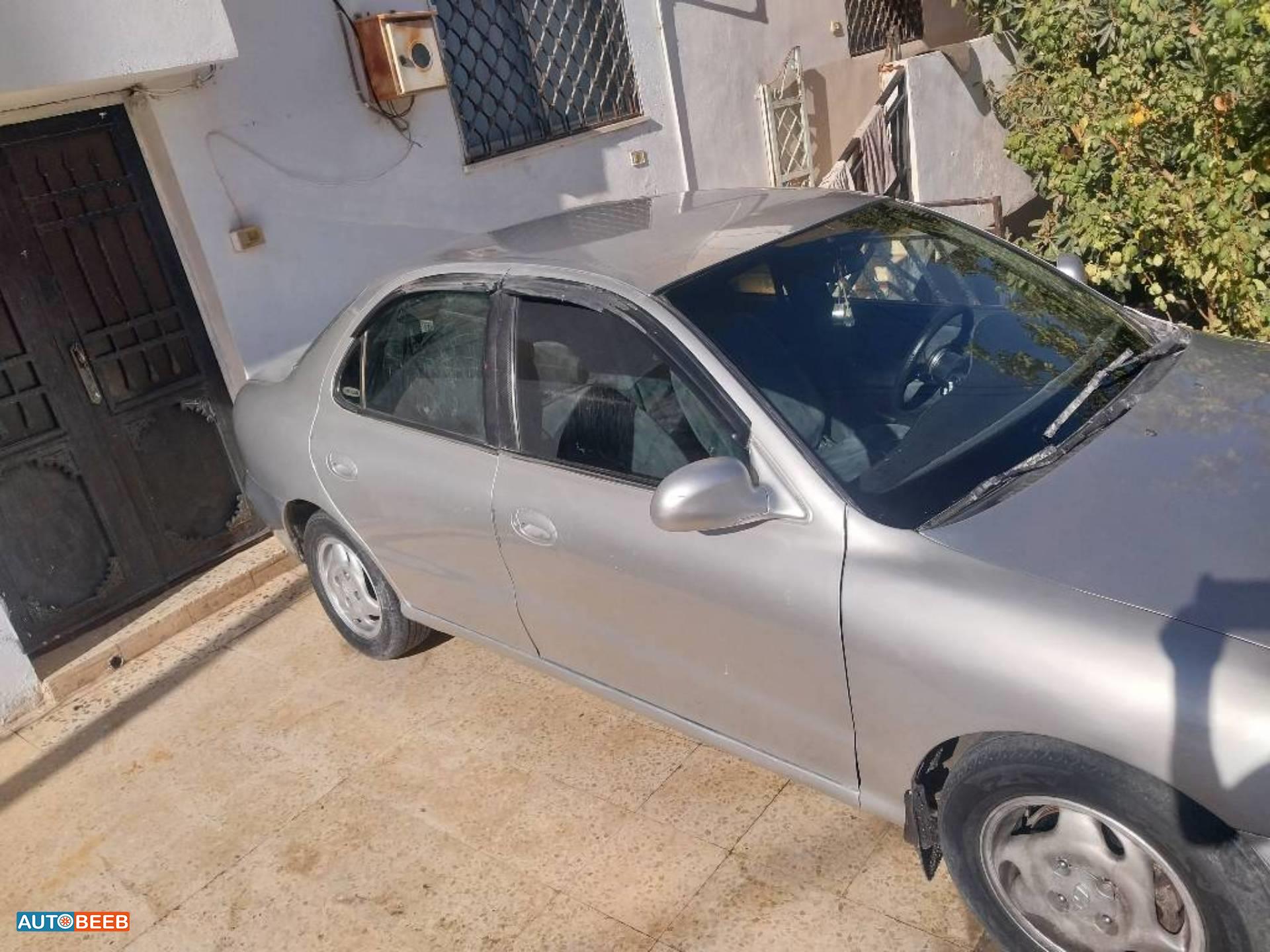 هيونداي افانتي 1996