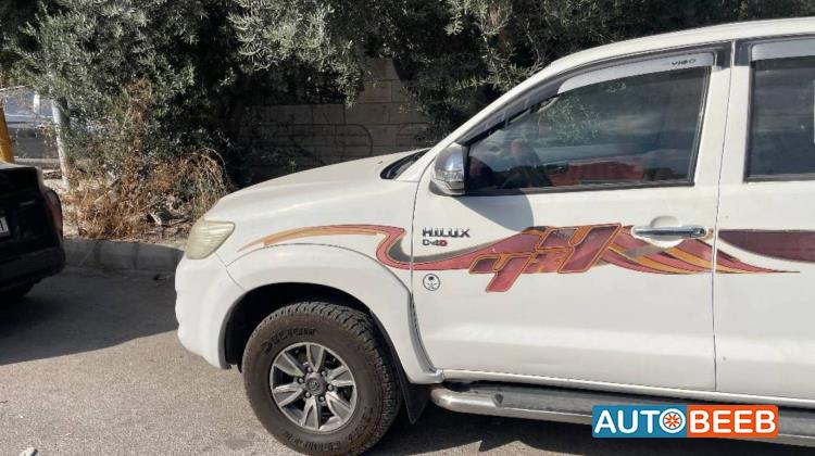 Toyota Hilux 2013