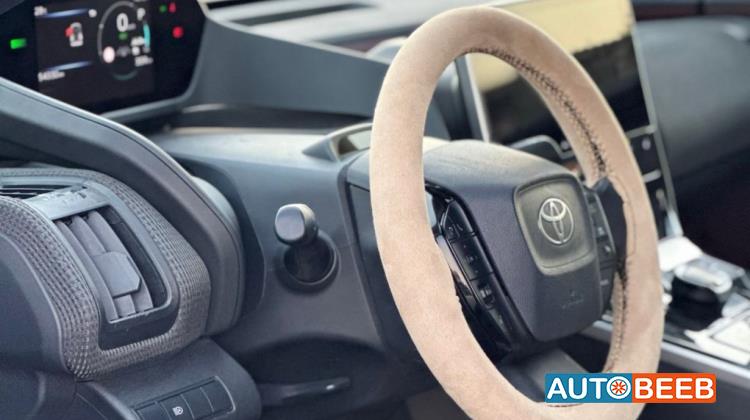 تويوتا bZ4X 2022