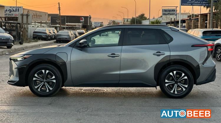 تويوتا bZ4X 2022