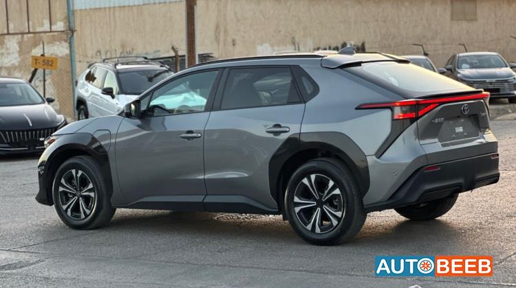 تويوتا bZ4X 2022