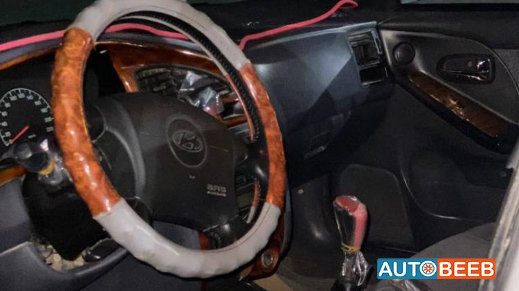 هيونداي افانتي 2001