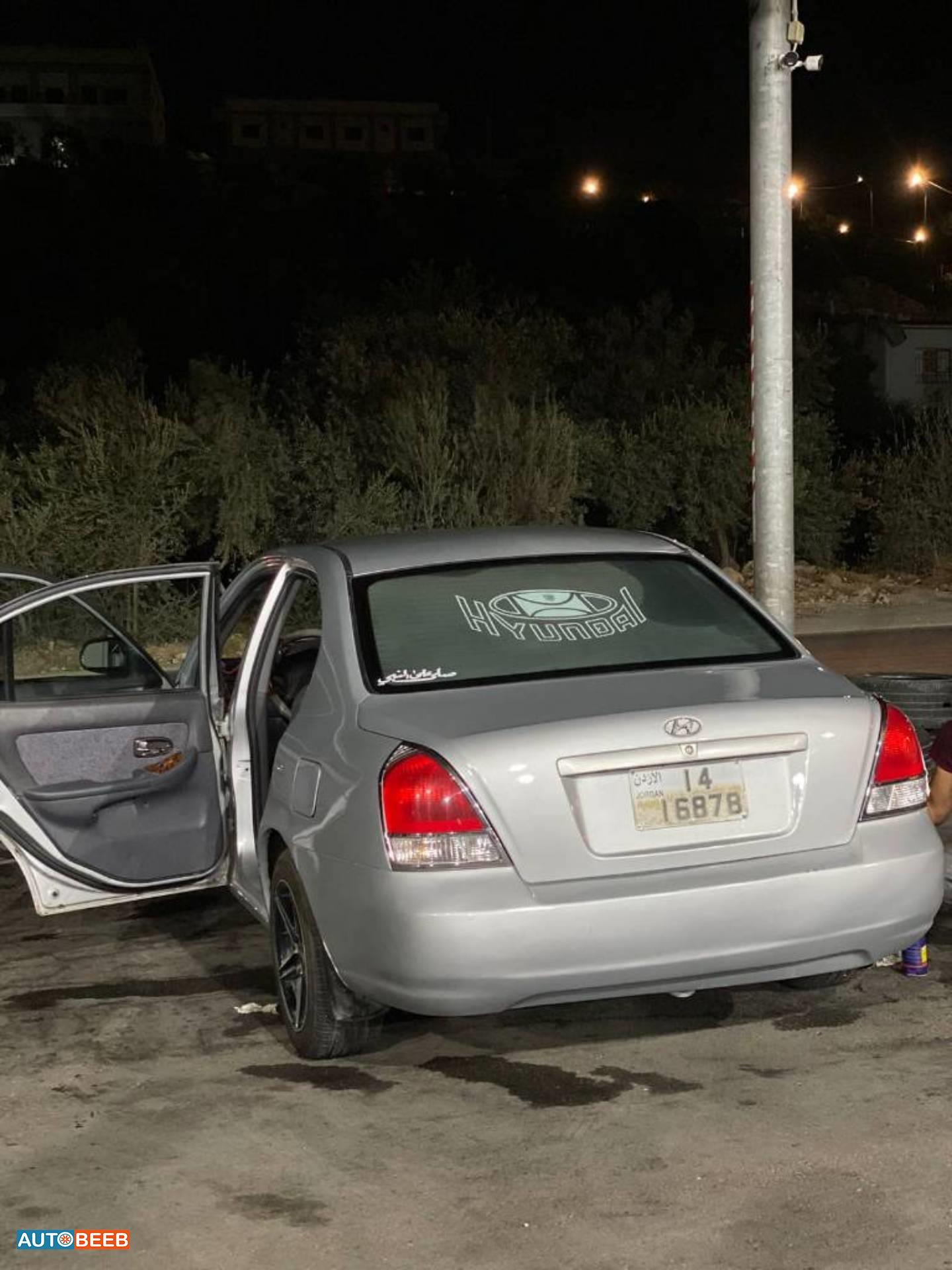 هيونداي افانتي 2001