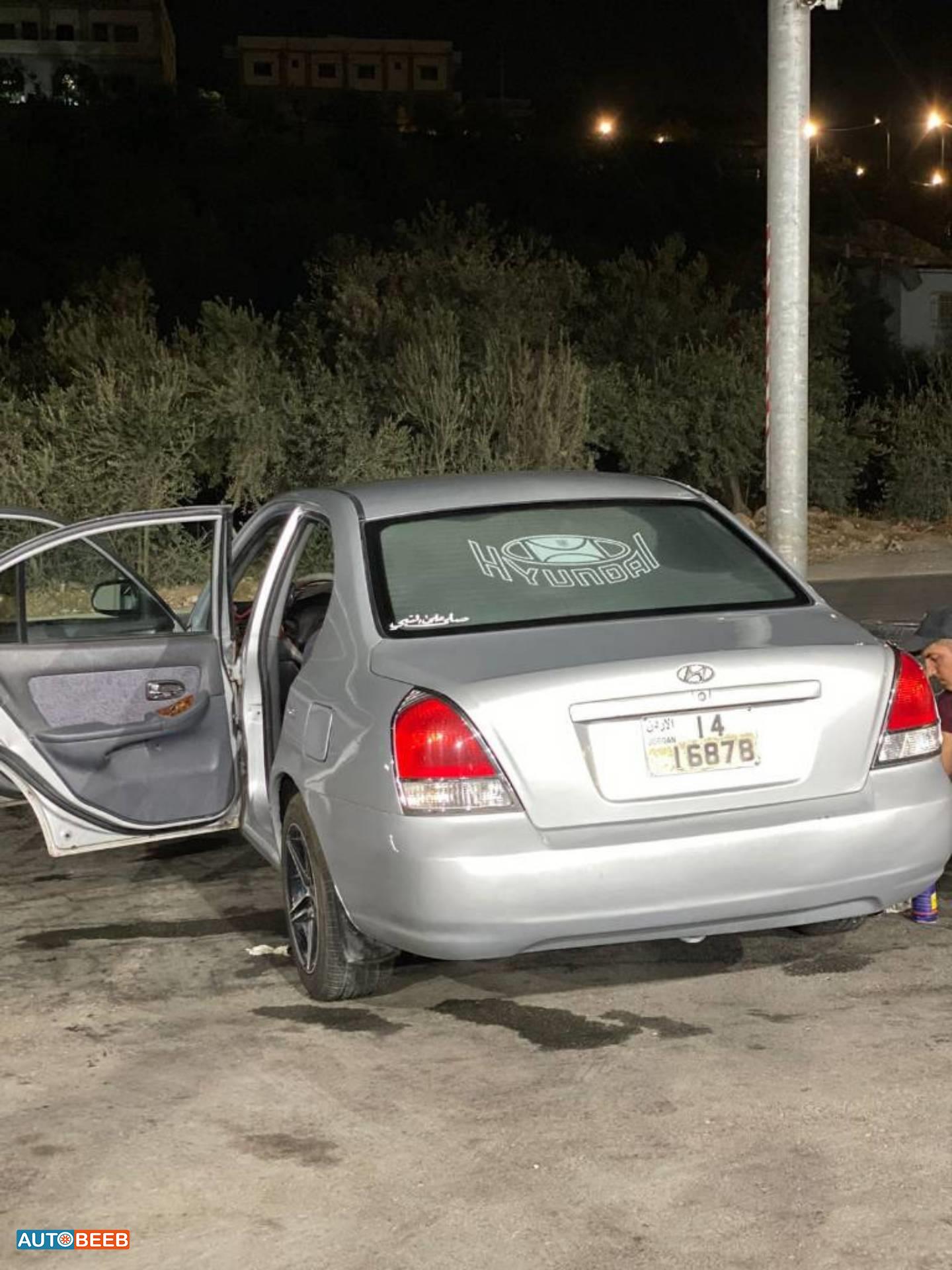 هيونداي افانتي 2001