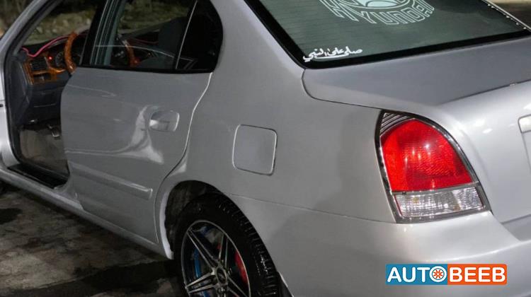 هيونداي افانتي 2001