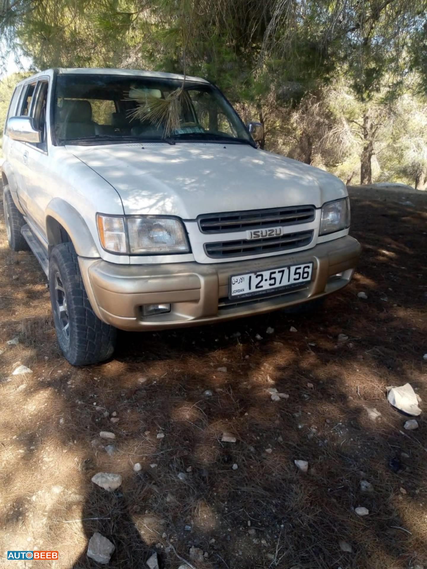 ايسوزو ترووبر 1998