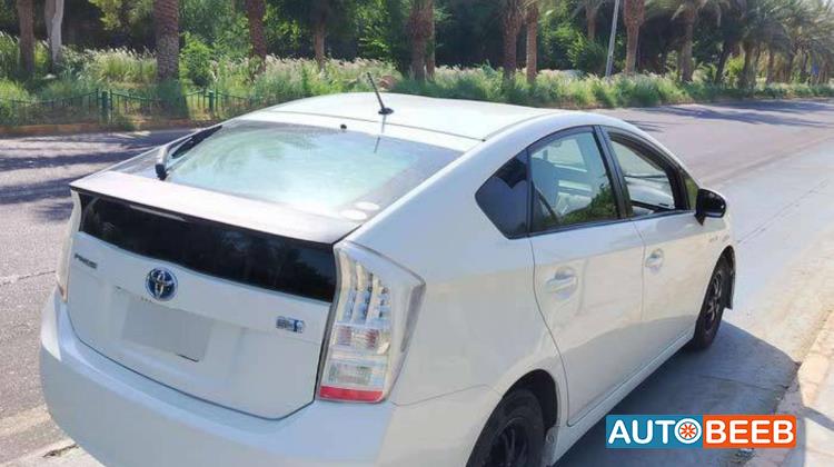 تويوتا بريوس 2013