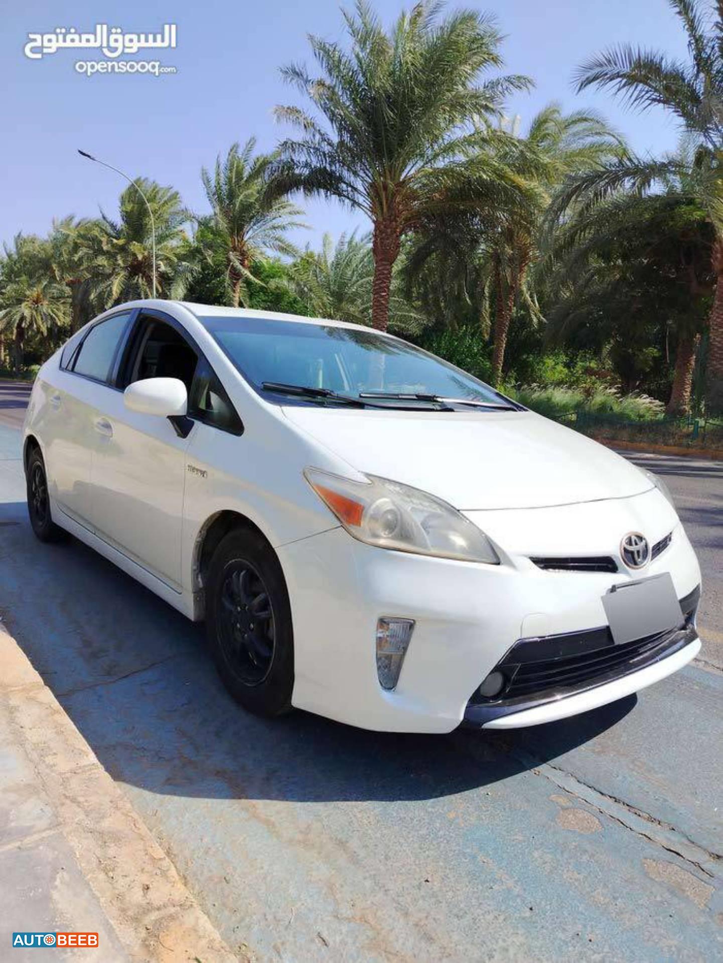 تويوتا بريوس 2013