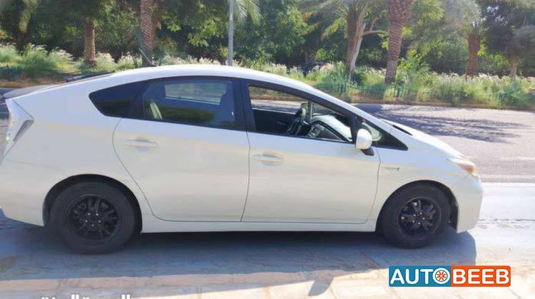 تويوتا بريوس 2013