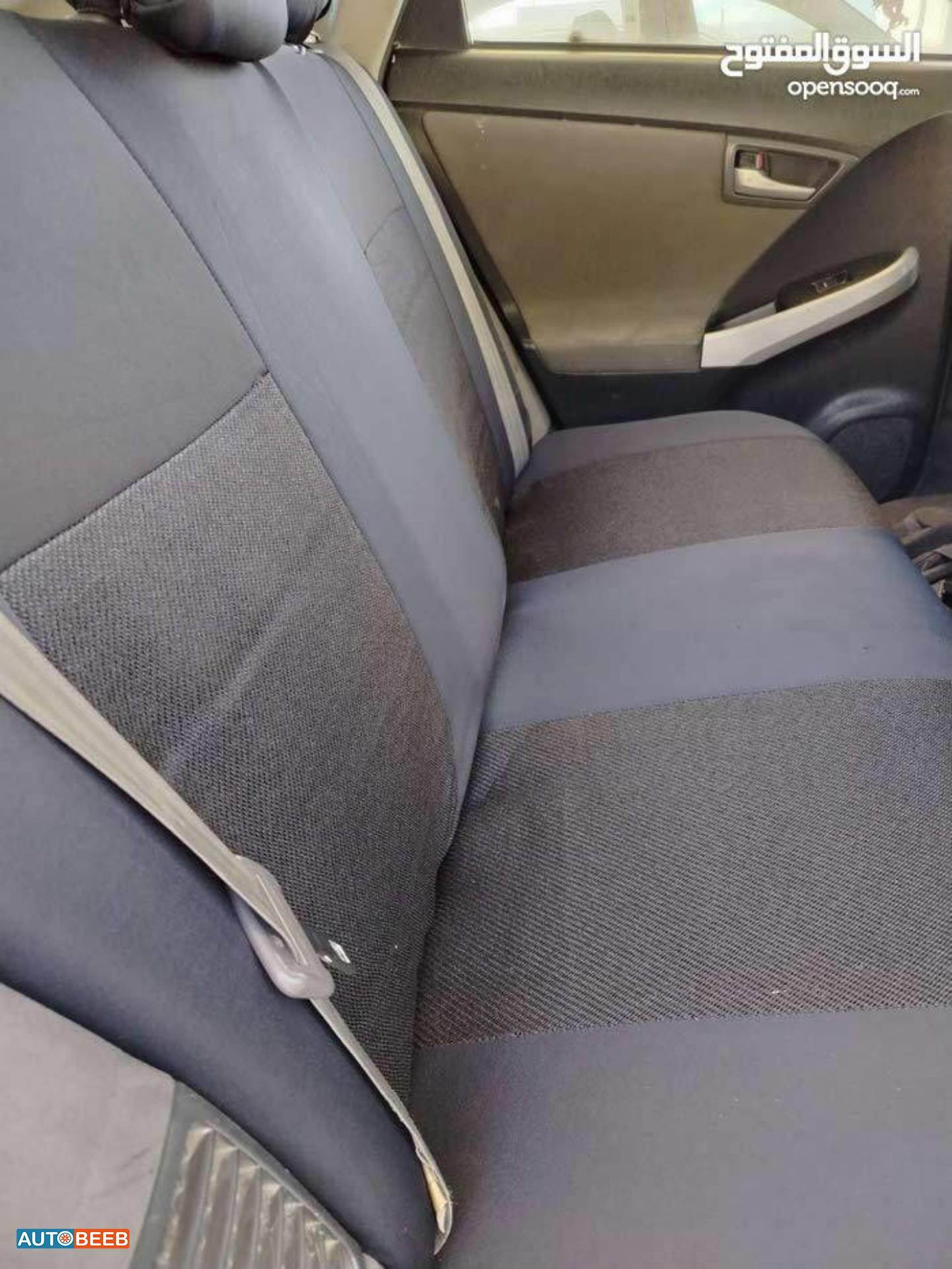 تويوتا بريوس 2013