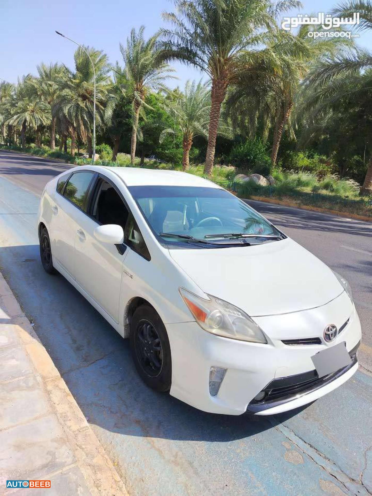 تويوتا بريوس 2013