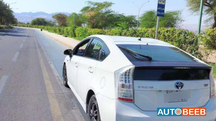 تويوتا بريوس 2013