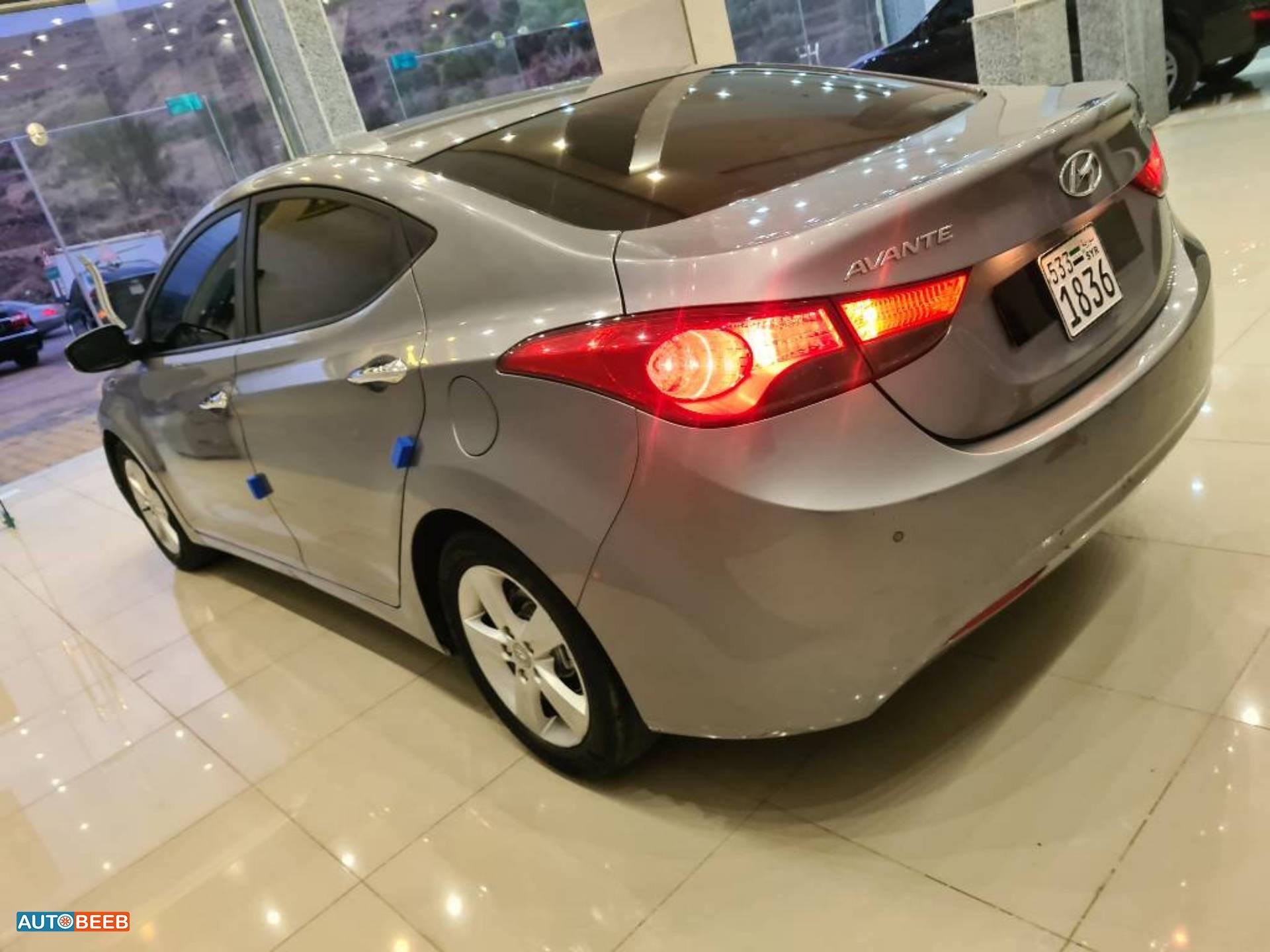 Hyundai Elantra 2012
