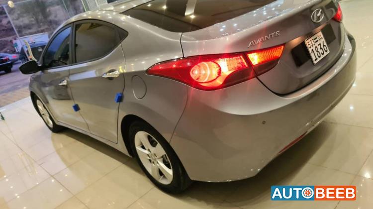 Hyundai Elantra 2012