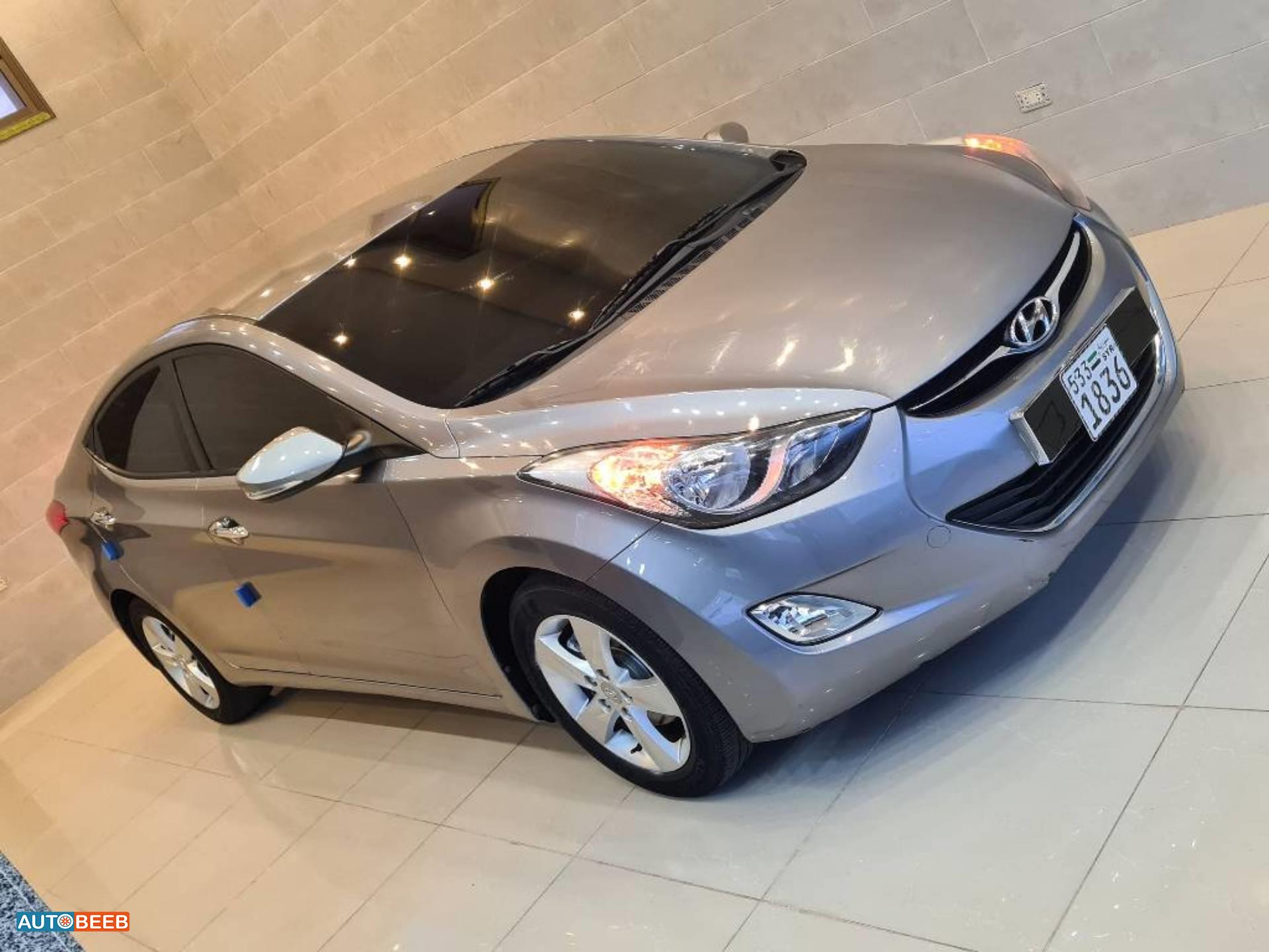 Hyundai Elantra 2012