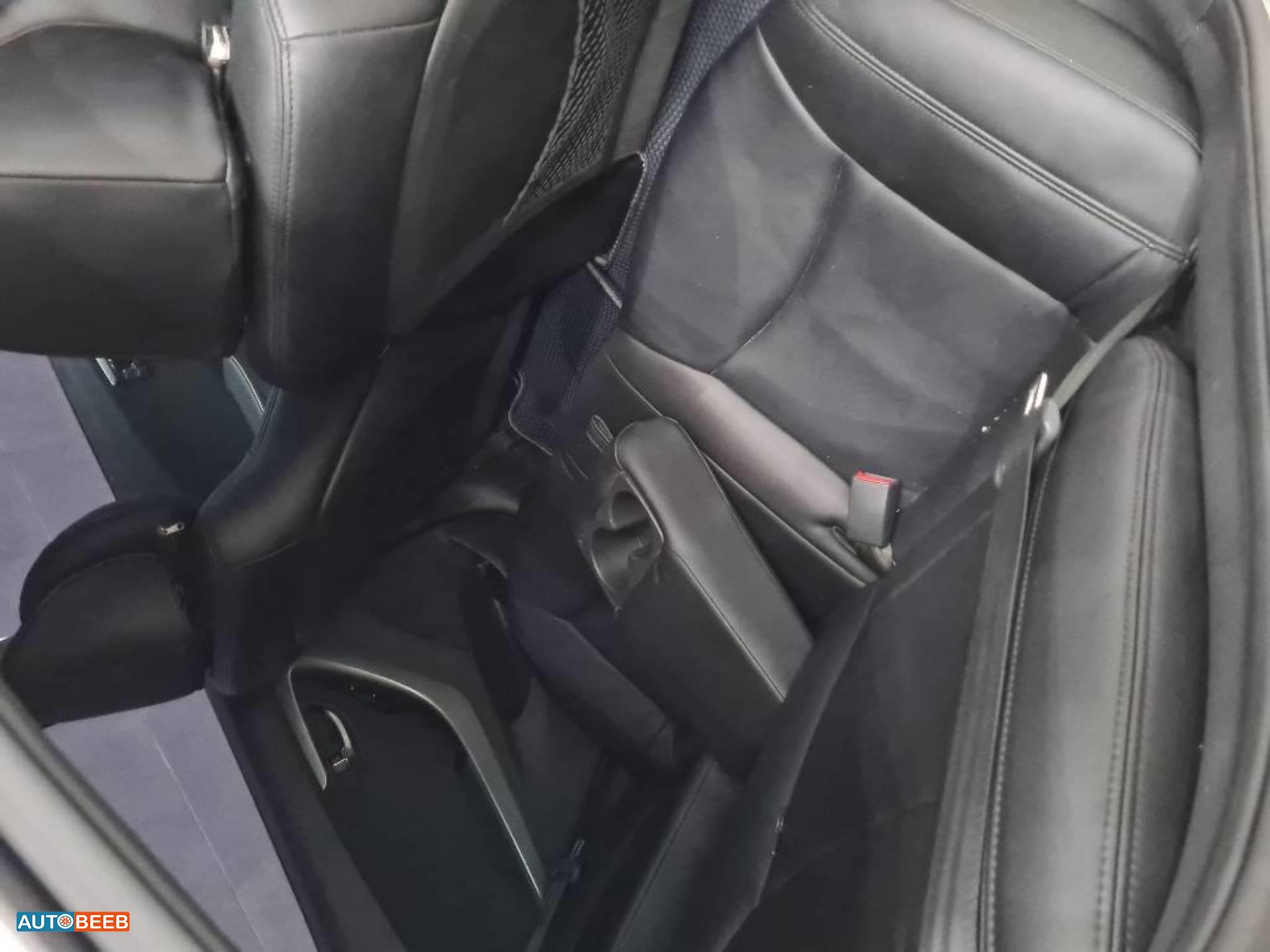 Hyundai Elantra 2012