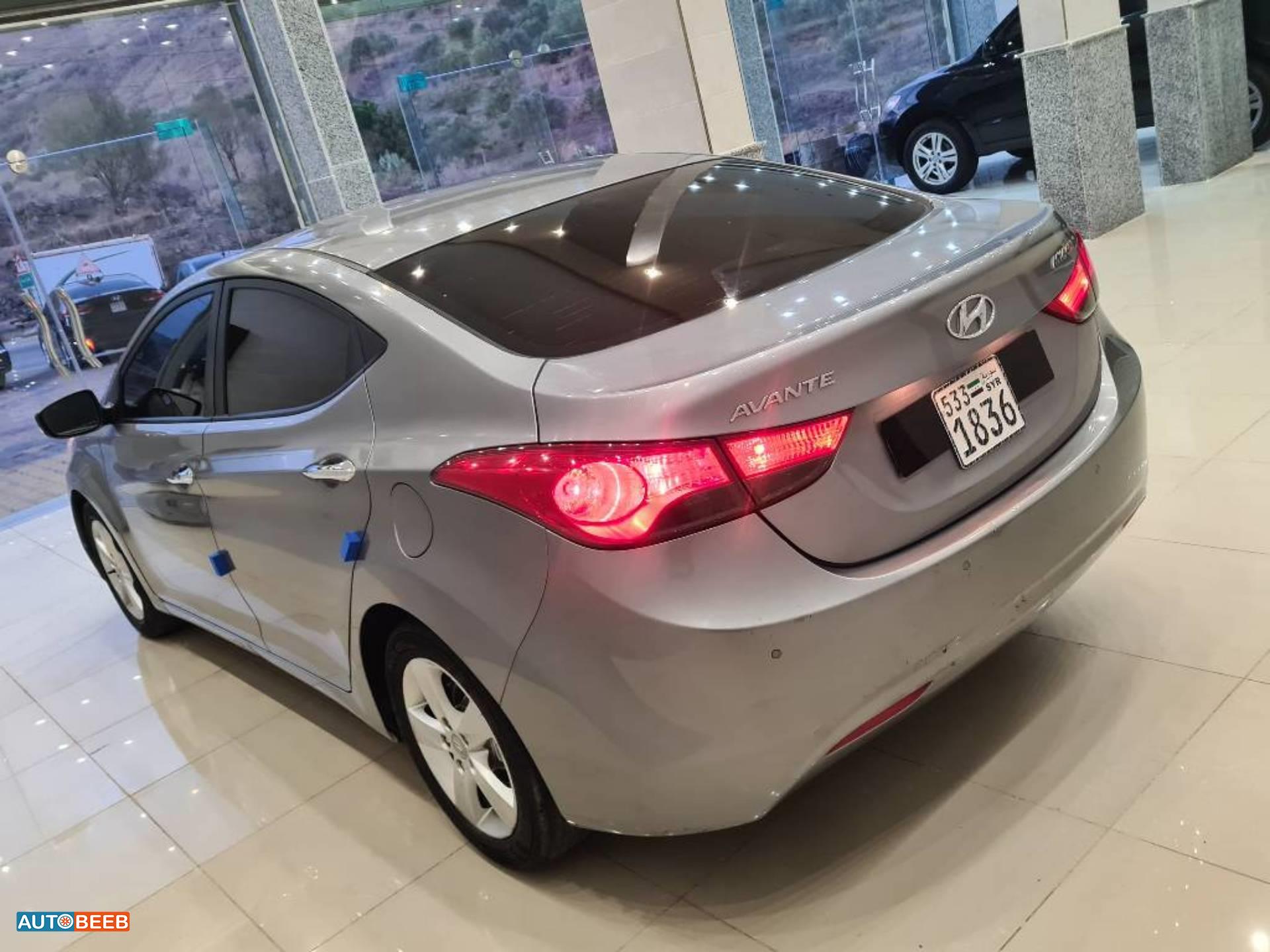 Hyundai Elantra 2012