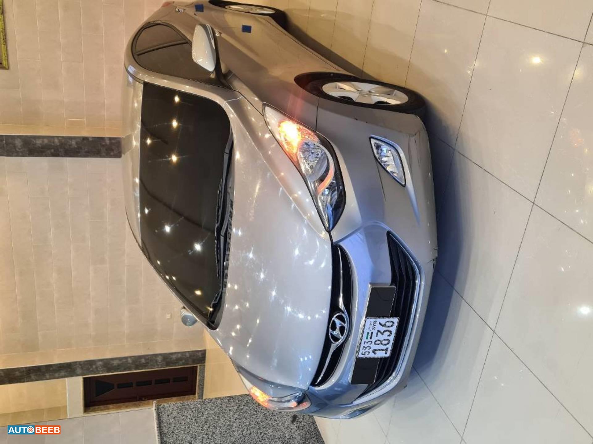 Hyundai Elantra 2012