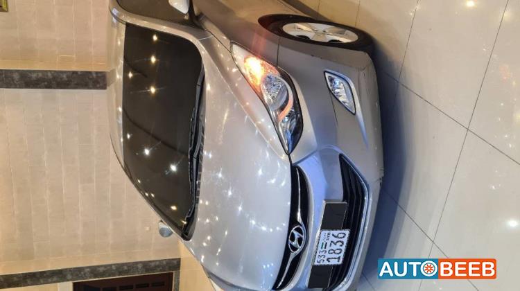 Hyundai Elantra 2012