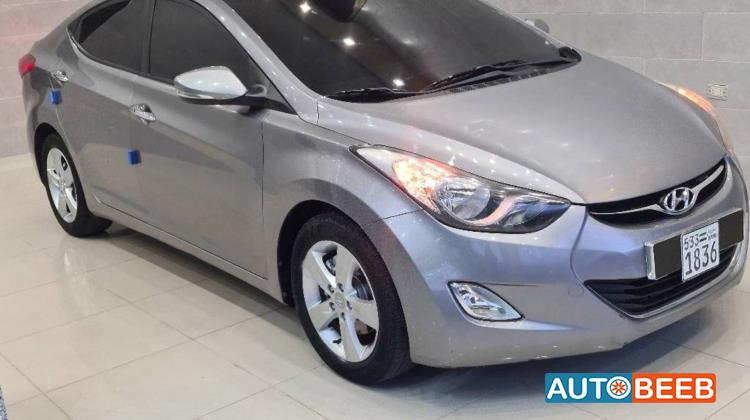 Hyundai Elantra 2012