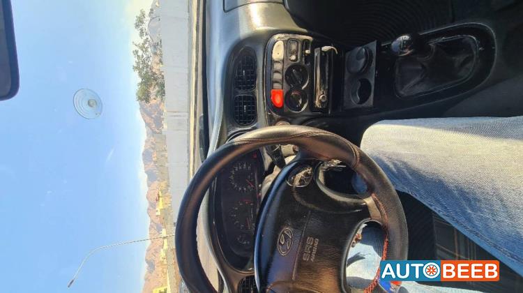 Hyundai Elantra 1996