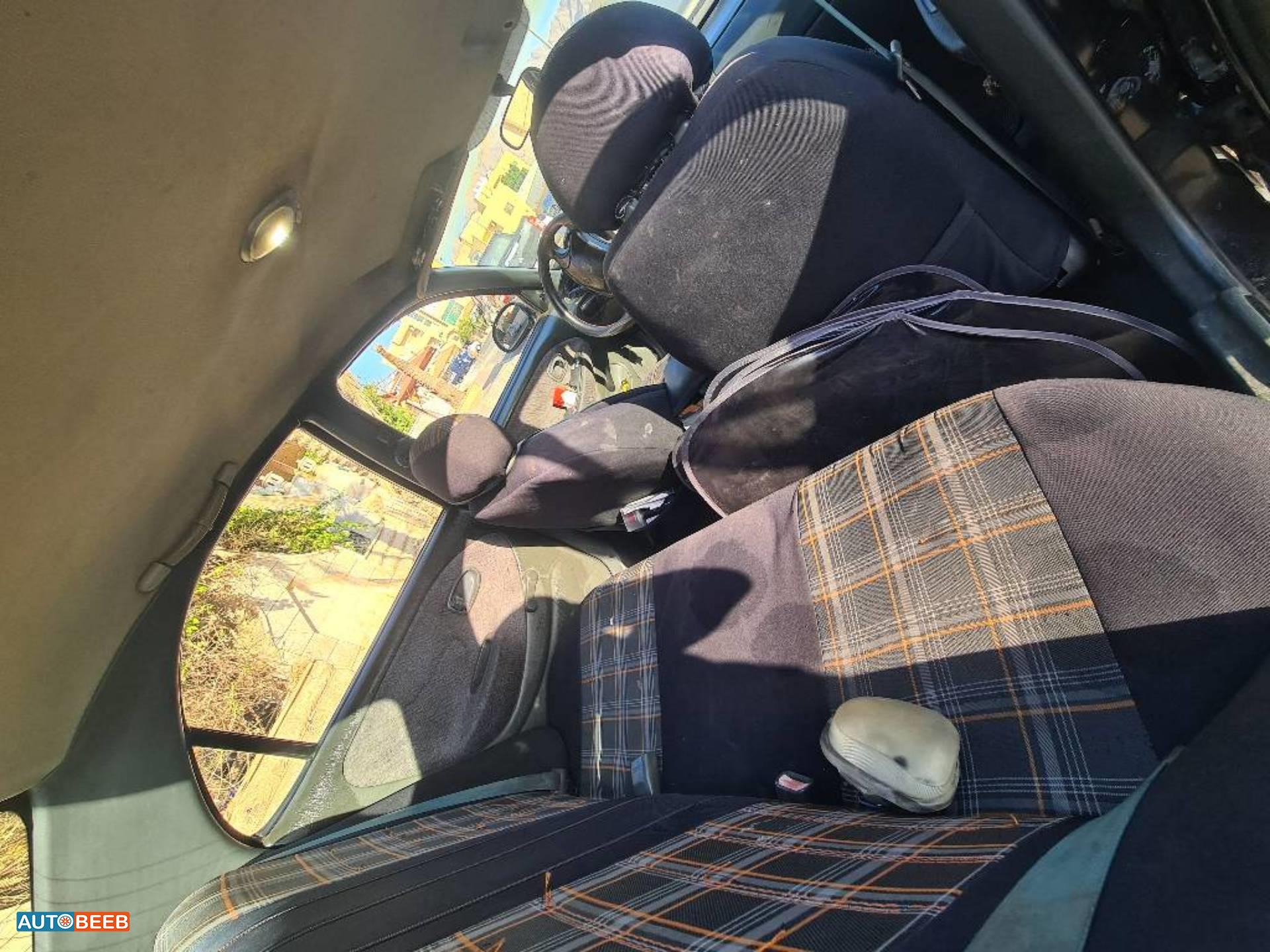 Hyundai Elantra 1996