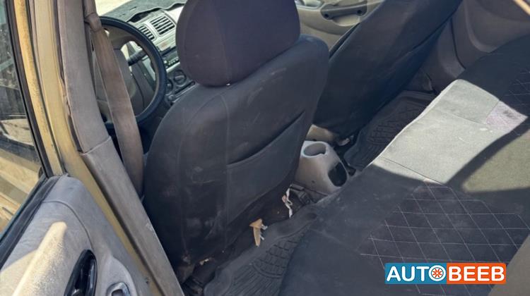 هيونداي فيرنا 1999