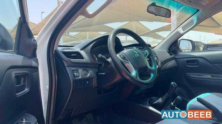 Mitsubishi L200 2022