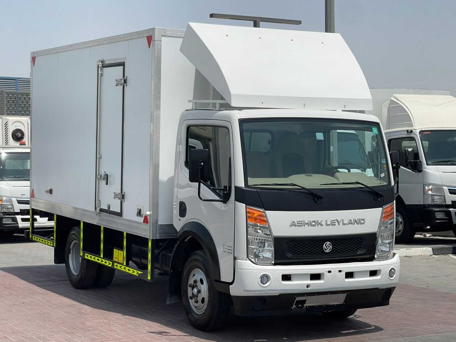 Box Ashok Leyland 2024