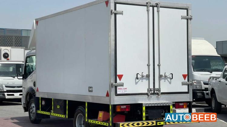 Box Ashok Leyland 2024